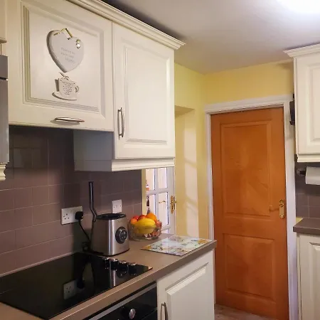 Homestay On The Bog With Secret Fairy Circle